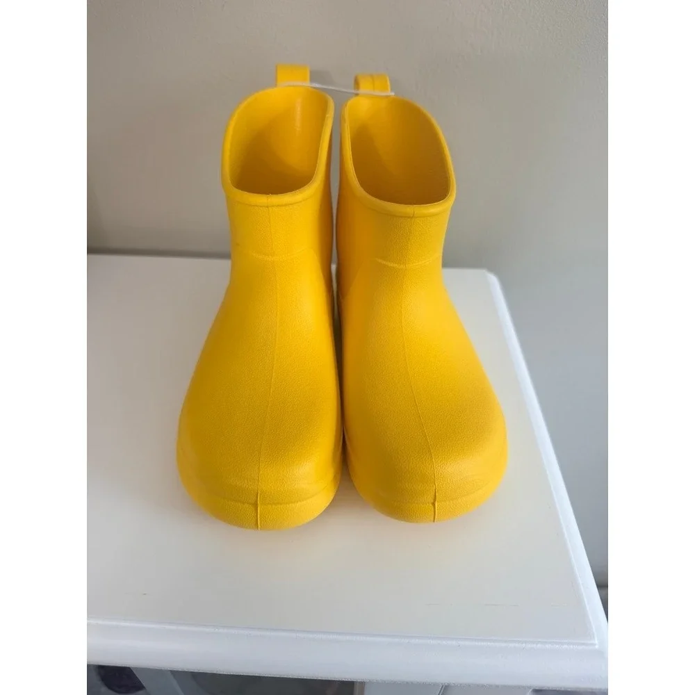 Cat & Jack Eli Rain Boots Kids Size 12 Yellow Waterproof Slip On NWT